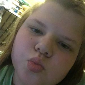 Meet your Posher, Becca